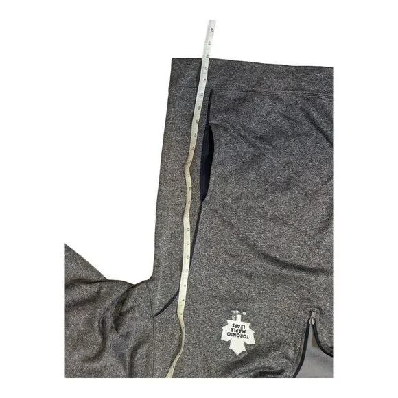 Toronto Maple‎ Leafs Extra Large Pull Over Sweater - Picture 14 of 15